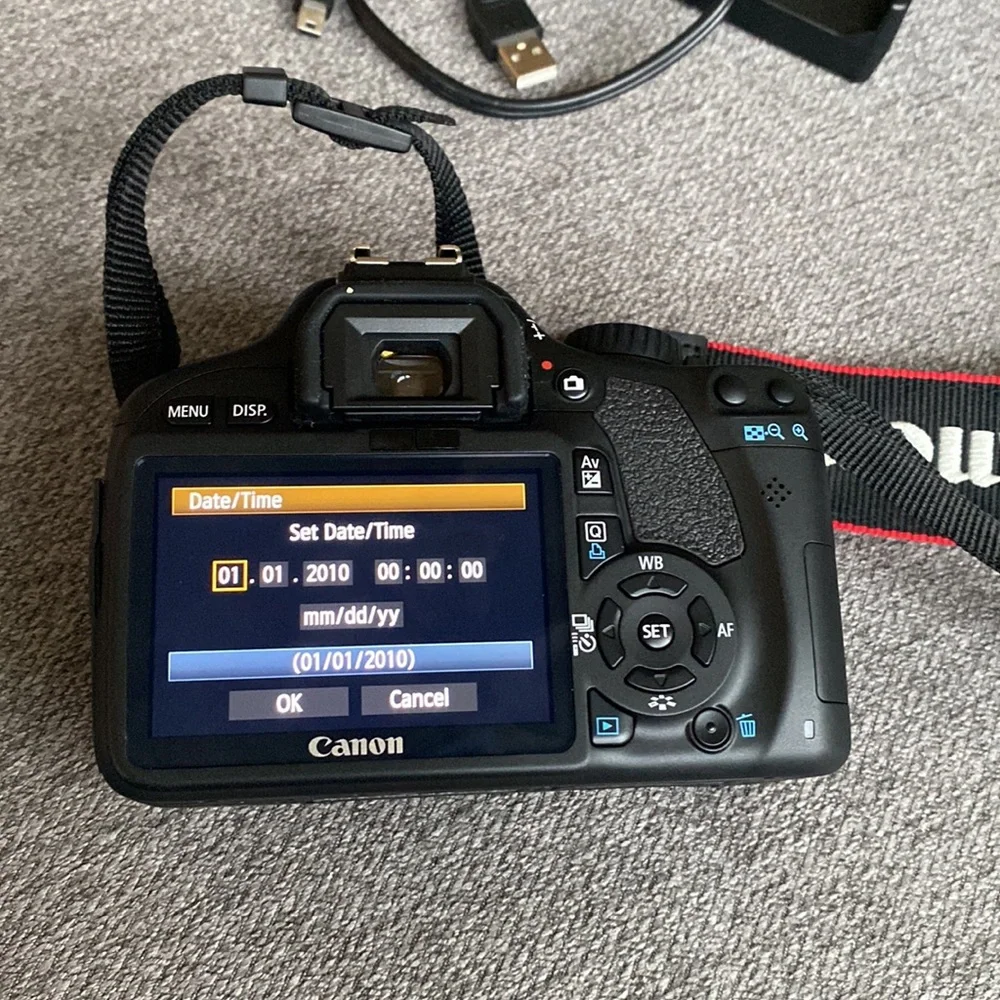 Excellent Used Condition - Canon EOS Rebel T2i Bundle